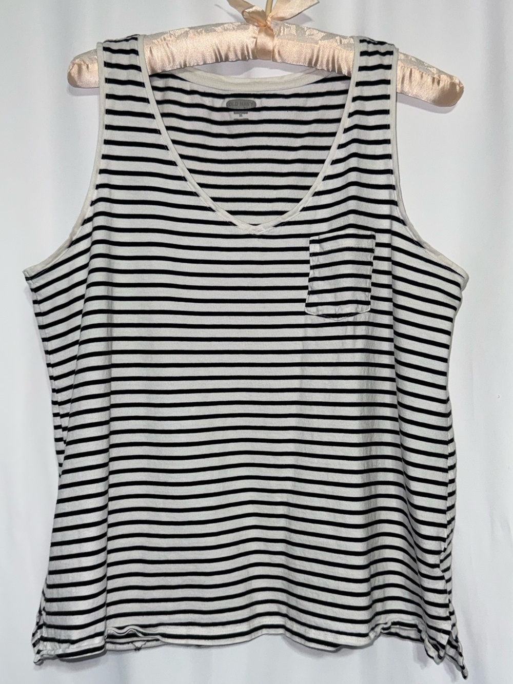 Old Navy Women’s XL Everywhere Striped V-Neck Pocket Tank